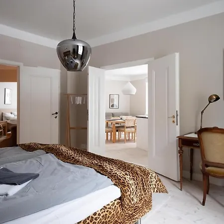 Upea Kolmio Etu-toeoeloessae Apartment *