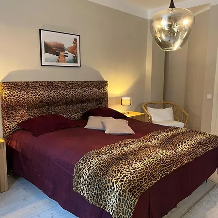 Upea Kolmio Etu-toeoeloessae Apartment *